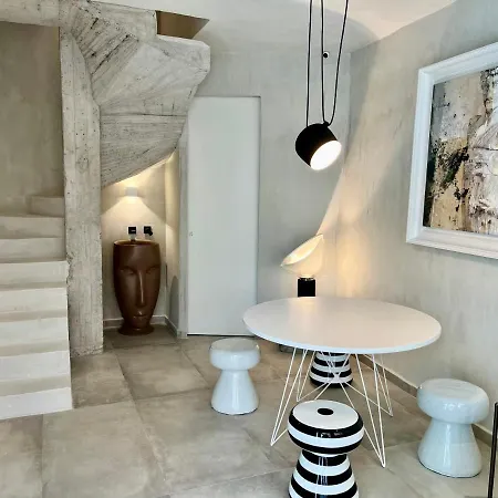Don Diego Luxury Πανσιόν